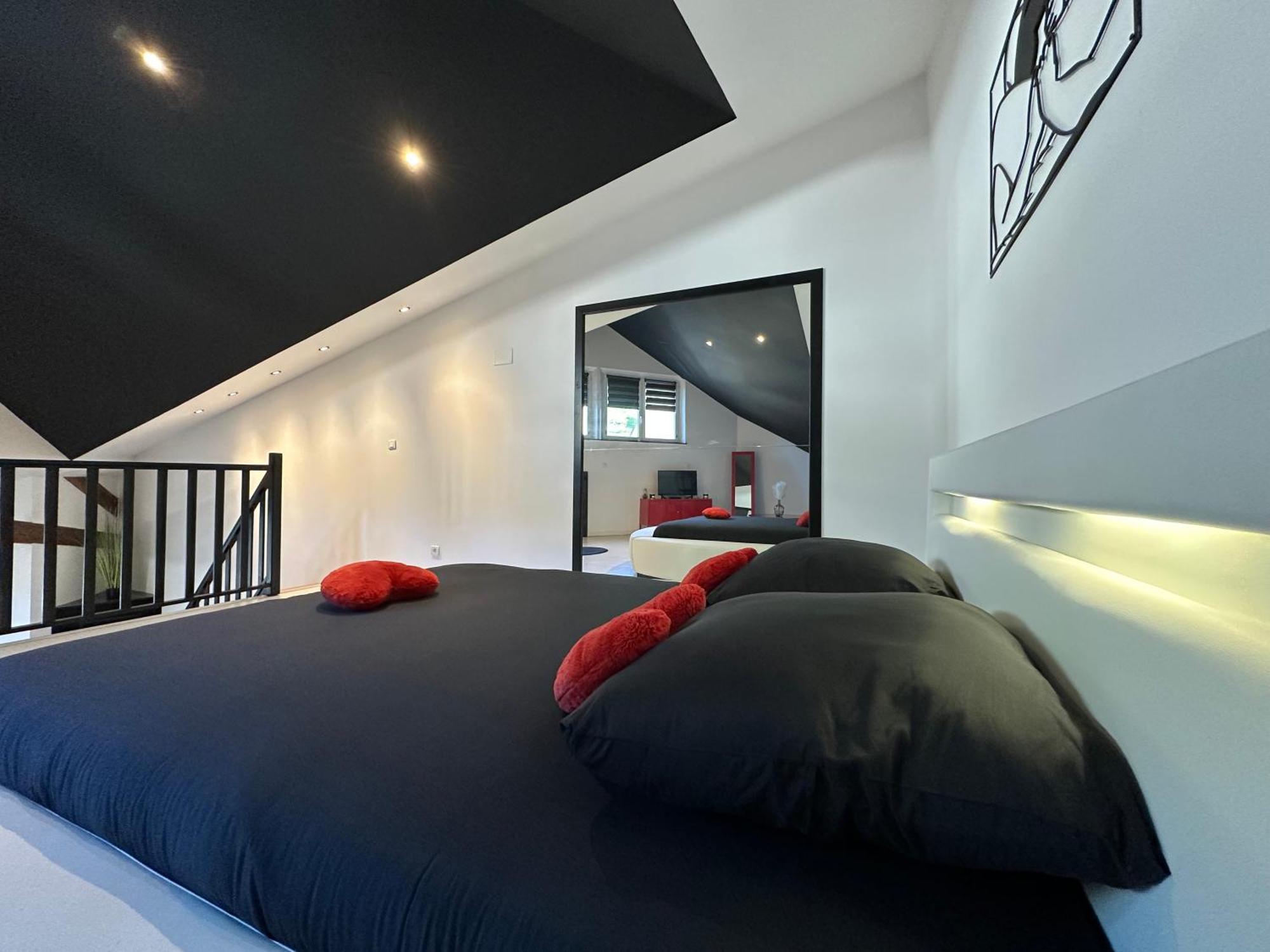 Love Room La Creche Romantique Bogny-sur-Meuse Экстерьер фото